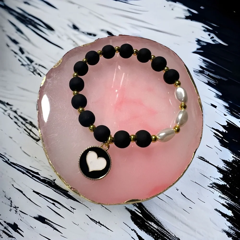 Heart charm bracelet - Picture 2 of 2
